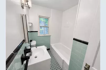 19208 Chagrin, Huber Heights, OH 44122 - Photo 3