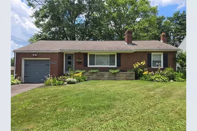 4649 Roosevelt Avenue NE, Canton, OH 44705 - Photo 1