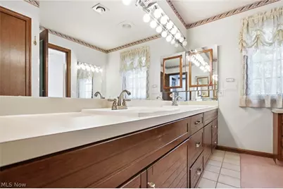 16 S Bentley Drive SE, Canton, OH 44709 - Photo 29