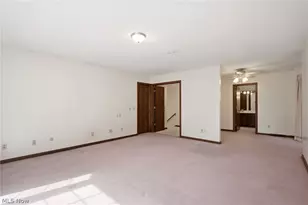 16 S Bentley Dr SE, Canton, OH 44709 - Photo 27