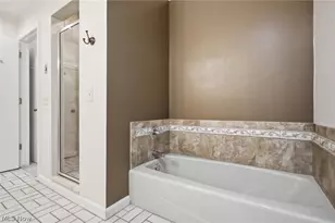 16 S Bentley Dr SE, Canton, OH 44709 - Photo 25