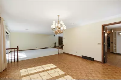 16 S Bentley Drive SE, Canton, OH 44709 - Photo 13