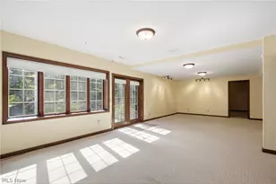 16 S Bentley Dr SE, Canton, OH 44709 - Photo 31