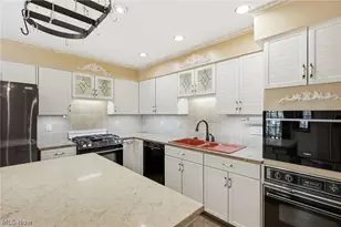 16 S Bentley Dr SE, Canton, OH 44709 - Photo 17