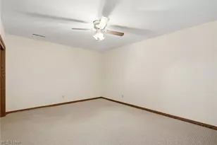16 S Bentley Dr SE, Canton, OH 44709 - Photo 35