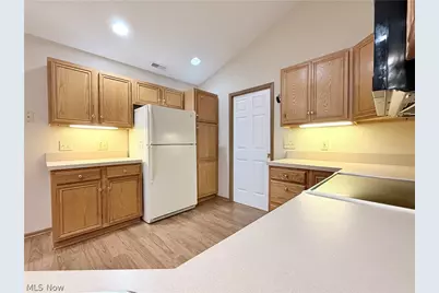1460 Laurenbrook Lane NE, Massillon, OH 44646 - Photo 7