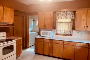 2008 W Prospect Rd, Ashtabula, OH 44004 - Photo 9