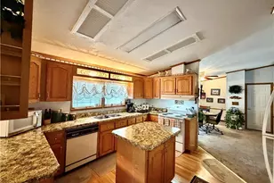 2650 Lake Breeze Dr, Madison, OH 44057 - Photo 5