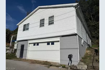 821 Woods Lane, Martins Ferry, OH 43935 - Photo 5