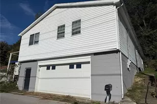 821 Woods Ln, Martins Ferry, OH 43935 - Photo 5