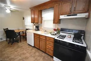 1576 Wakefield Ave, Poland, OH 44514 - Photo 9