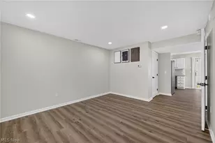 1115 Oxford Cir, Akron, OH 44312 - Photo 9
