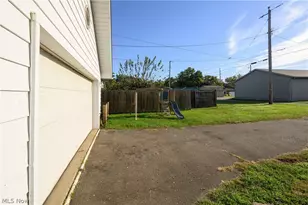 1235 Eastport Ave, Uhrichsville, OH 44683 - Photo 5
