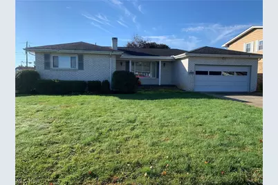 630 Orchard Avenue NW, New Philadelphia, OH 44663 - Photo 1