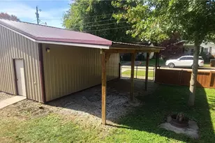 813 Barclay St, Belpre, OH 45714 - Photo 5