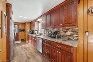 1687 Mt Pleasant St NE, Canton, OH 44721 - Photo 7