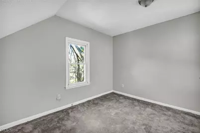 9610 Edmunds Avenue, Loveland, OH 44106 - Photo 23