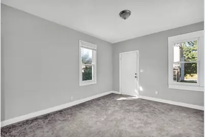 9610 Edmunds Avenue, Loveland, OH 44106 - Photo 15