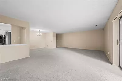 550 Tollis Parkway #307, Grandview Heights, OH 44147 - Photo 5