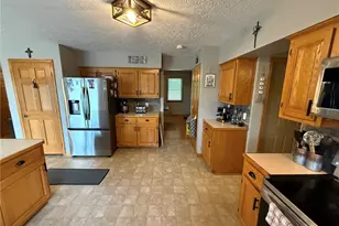 10274 Laurens Dr NE, Bolivar, OH 44612 - Photo 9