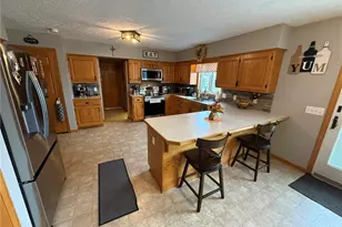 10274 Laurens Dr NE, Bolivar, OH 44612 - Photo 7