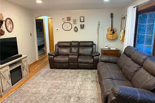 322 Washington St, Barnesville, OH 43713 - Photo 3