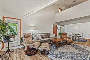 1284 Canyon View Rd, Sagamore Hills, OH 44067 - Photo 5