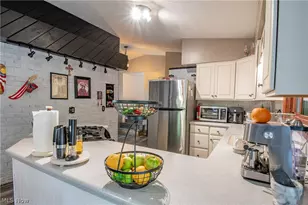 320 Hanna Dr, Tallmadge, OH 44278 - Photo 5