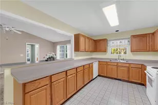 504 Heather Woods Dr, Elyria, OH 44035 - Photo 9