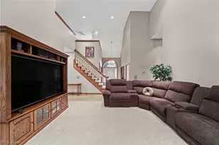 8519 Windsor Way, Grandview Heights, OH 44147 - Photo 15