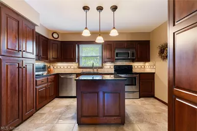 135 E Case Drive, Hudson, OH 44236 - Photo 9