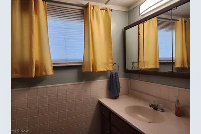 221 Washington Street, Coshocton, OH 43812 - Photo 7