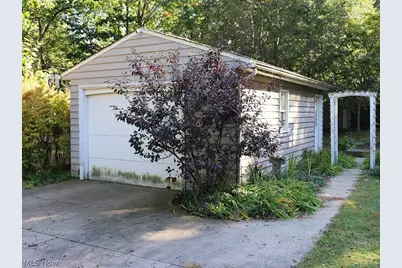 1787 Bathgate Avenue, Madison, OH 44057 - Photo 11