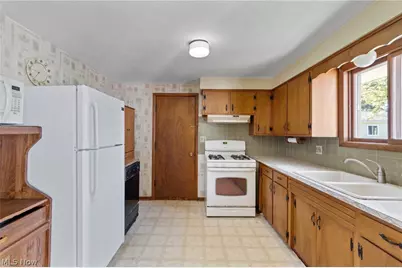 2665 Lyndale Avenue NW, Massillon, OH 44647 - Photo 9