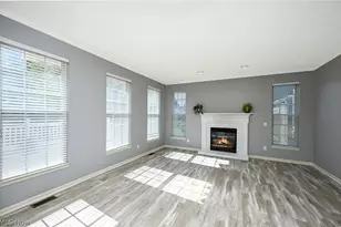 1930 Northgate Cir, Akron, OH 44320 - Photo 15