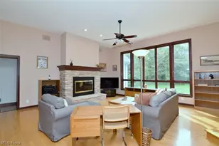 9205 Wilderness Passage Trail, Chagrin Falls, OH 44023 - Photo 7