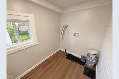 100 Perry Street, Struthers, OH 44471 - Photo 9