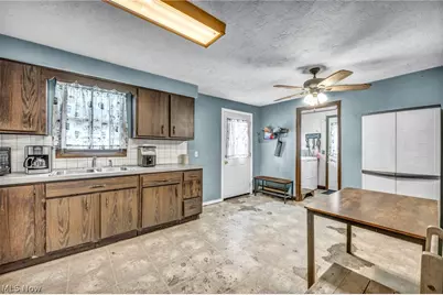 1700 Urban Circle S, Lorain, OH 44053 - Photo 11