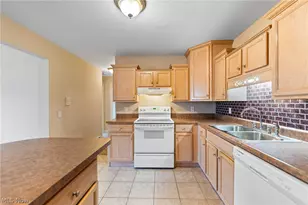 3649 Indian Run Dr, Canfield, OH 44406 - Photo 9