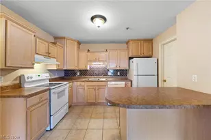 3649 Indian Run Dr, Canfield, OH 44406 - Photo 7