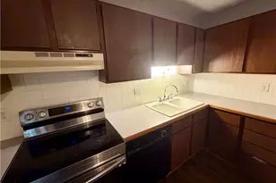 4264 S Main St, Akron, OH 44319 - Photo 13