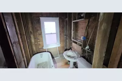 1596 Victoria Avenue, Oakwood, OH 44107 - Photo 9