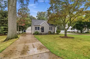 130 Forest Hill Dr, Avon Lake, OH 44012 - Photo 3
