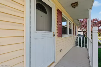 526 Meadow Lane, Cuyahoga Falls, OH 44221 - Photo 3