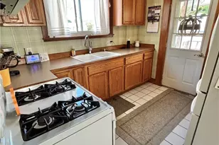 330 Ashland Ave, Cuyahoga Falls, OH 44221 - Photo 9