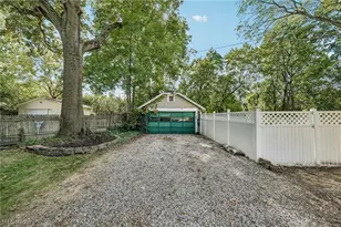 1574 Alton Dr, Akron, OH 44313 - Photo 33