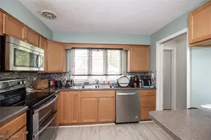 537 Randall Rd, Elyria, OH 44035 - Photo 9