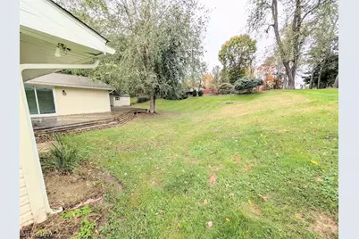 270 E Highland Drive, Zanesville, OH 43701 - Photo 9