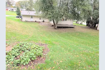 270 E Highland Drive, Zanesville, OH 43701 - Photo 13