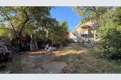 705 E 155th Street, Loveland, OH 44110 - Photo 5